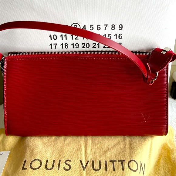 Louis Vuitton EPI red pochette - Picture 4 of 16